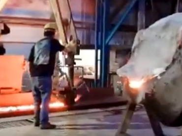 Bộ điều khiển đúc đa chức năng ở phía trước lò áp dụng cho ngành công nghiệp đúc